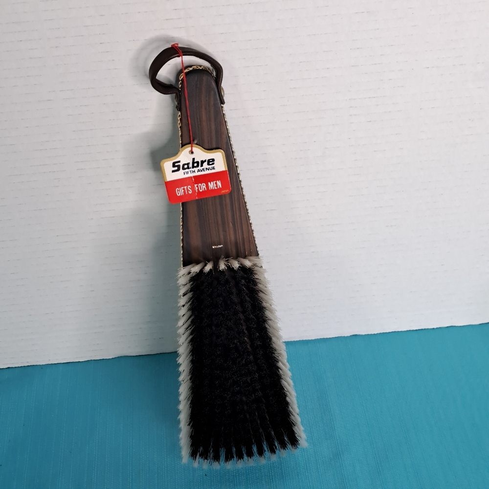 Fifth Ave Sabre clothes brush for men
